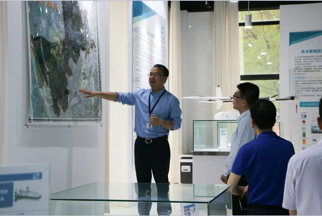 上海市生態環境局副局長朱石清一行蒞臨普適調研(圖1)