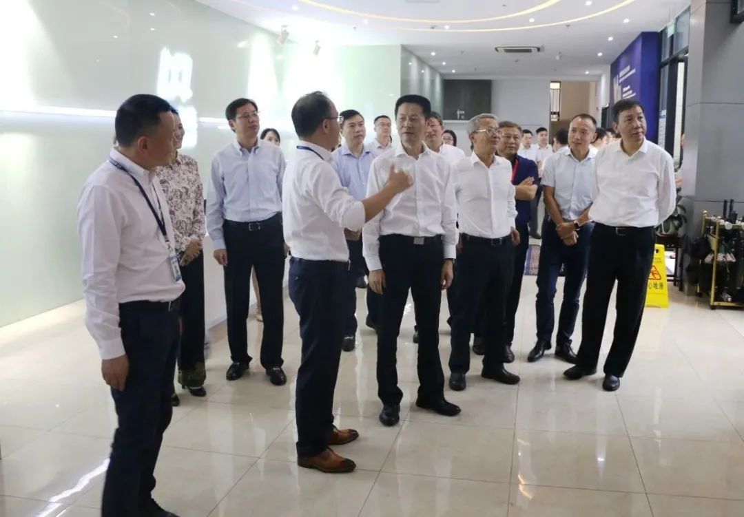 領導關懷 | 上海市市委常委、副市長吳清一行蒞臨普適導航調研(圖1)