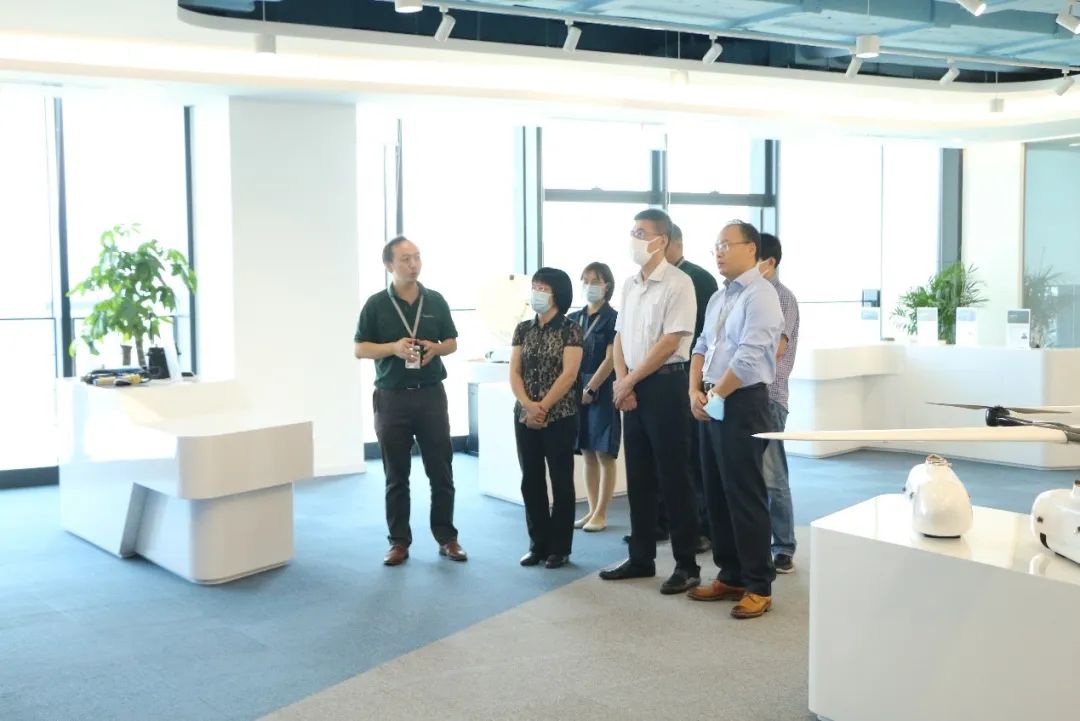 市生態環境局副局長、一級巡視員朱石清一行蒞臨普適導航調研指導(圖1)
